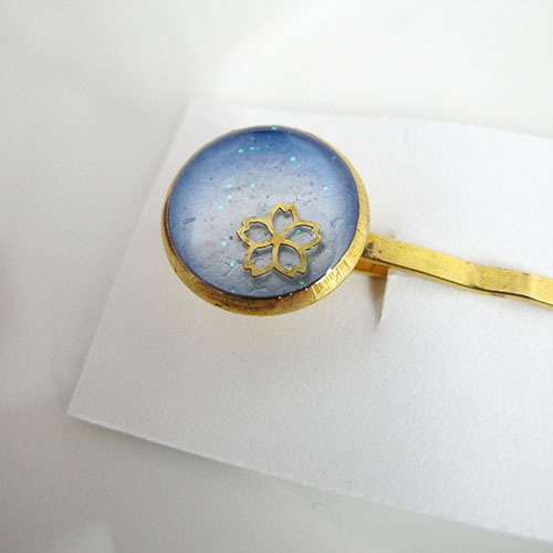 ちいさなまるい桜ヘアピン 空色