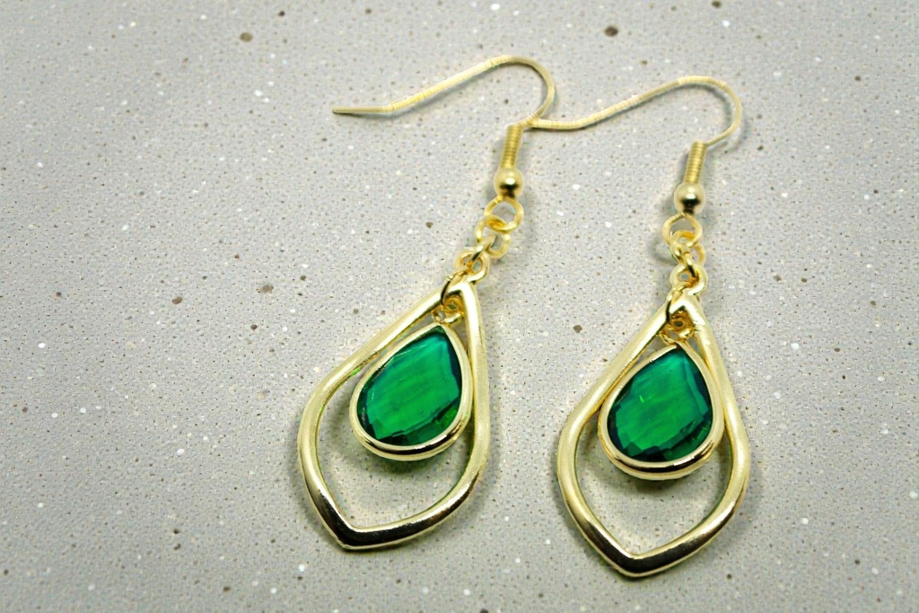 Teardrop のピアス Emerald ゴールド金具 イヤリング変更可能