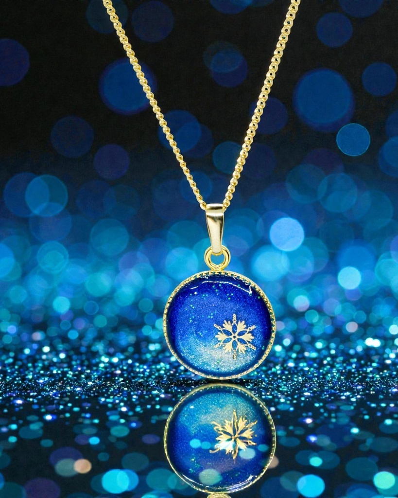 【海と光の結晶】ちいさなまるいネックレス　オーシャンブルー×ゴールド　ゴールド金具