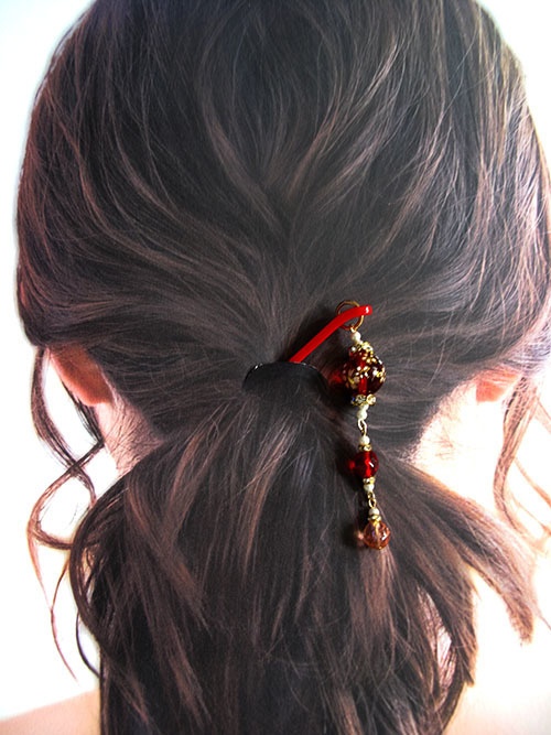 きれいな桜ガラスビーズのかんざし ~赤~ 選べる金具色