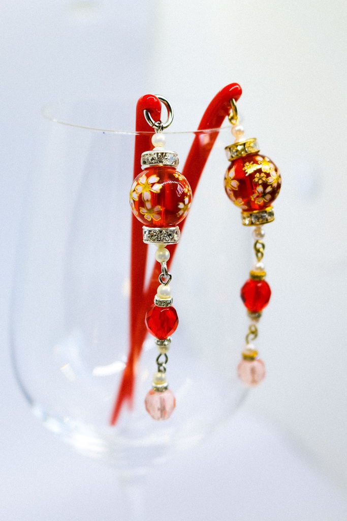 きれいな桜ガラスビーズのかんざし ~赤~ 選べる金具色