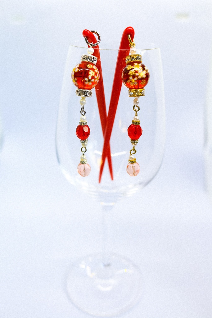 きれいな桜ガラスビーズのかんざし　～赤～ 　選べる金具色