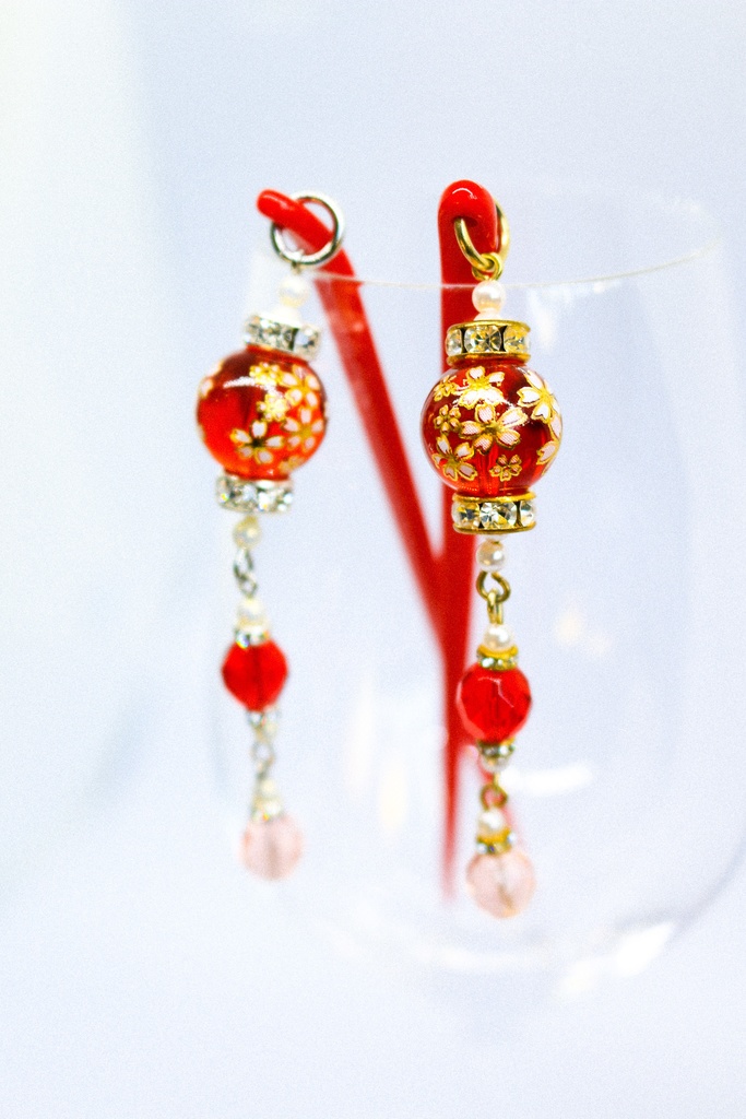 きれいな桜ガラスビーズのかんざし ~赤~ 選べる金具色