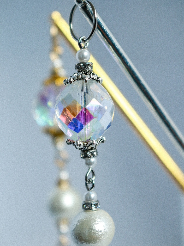 「光彩のかんざし」チェコガラスのかんざし オーロラ×ホワイト *金具の色が選べます