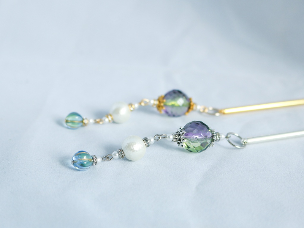 「コリウスの息吹 ― 紫と緑の調べ」チェコガラスのかんざし パープル×グリーン *金具の色が選べます