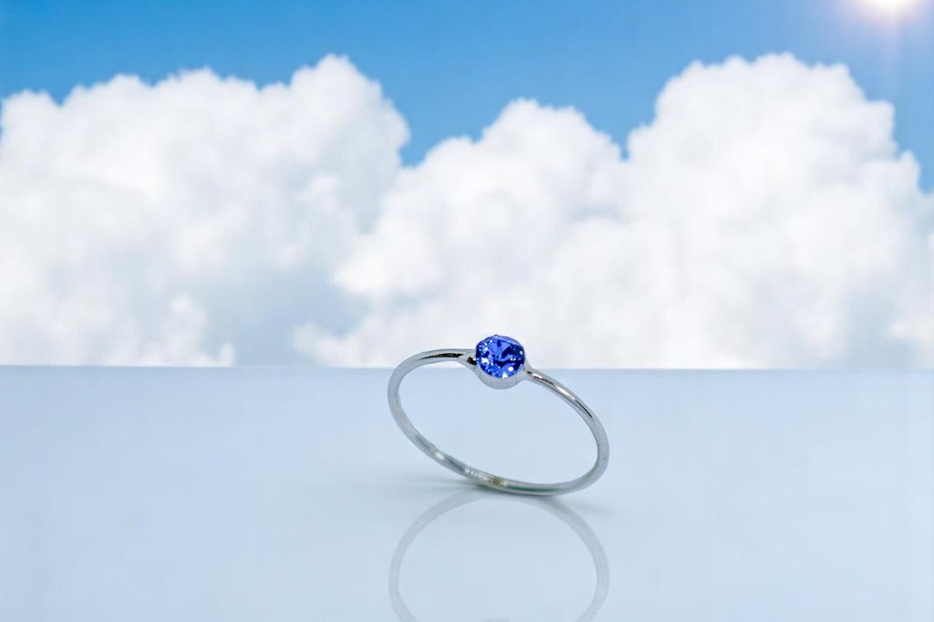 オーストリアクリスタルガラス・サファイアカラーの シンプルRing 10号・13号 金具の色が選べます