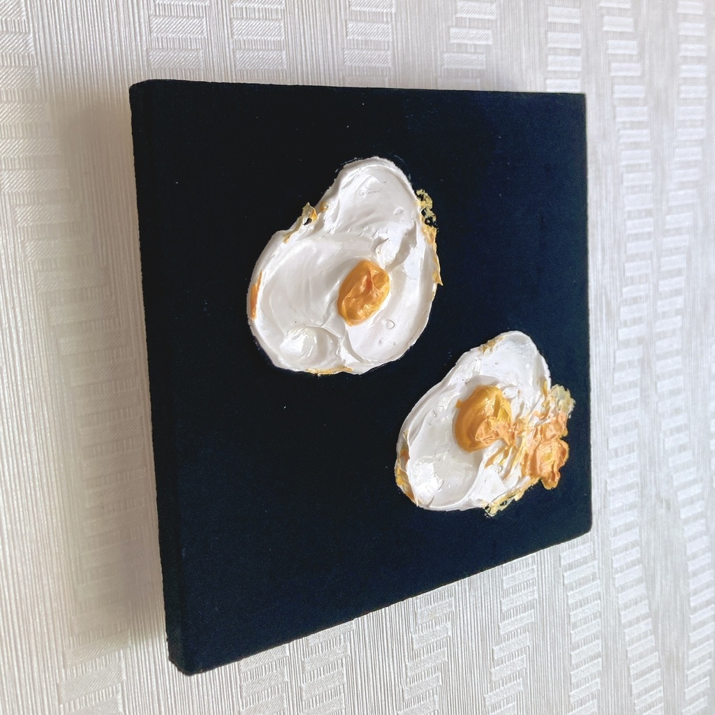 闇に浮かぶ目玉焼き🍳②