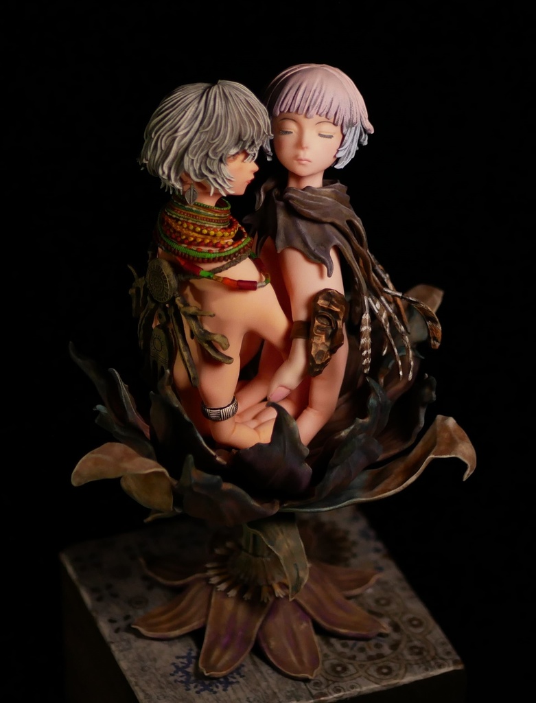 手が手と手をつなぐ夢をみる