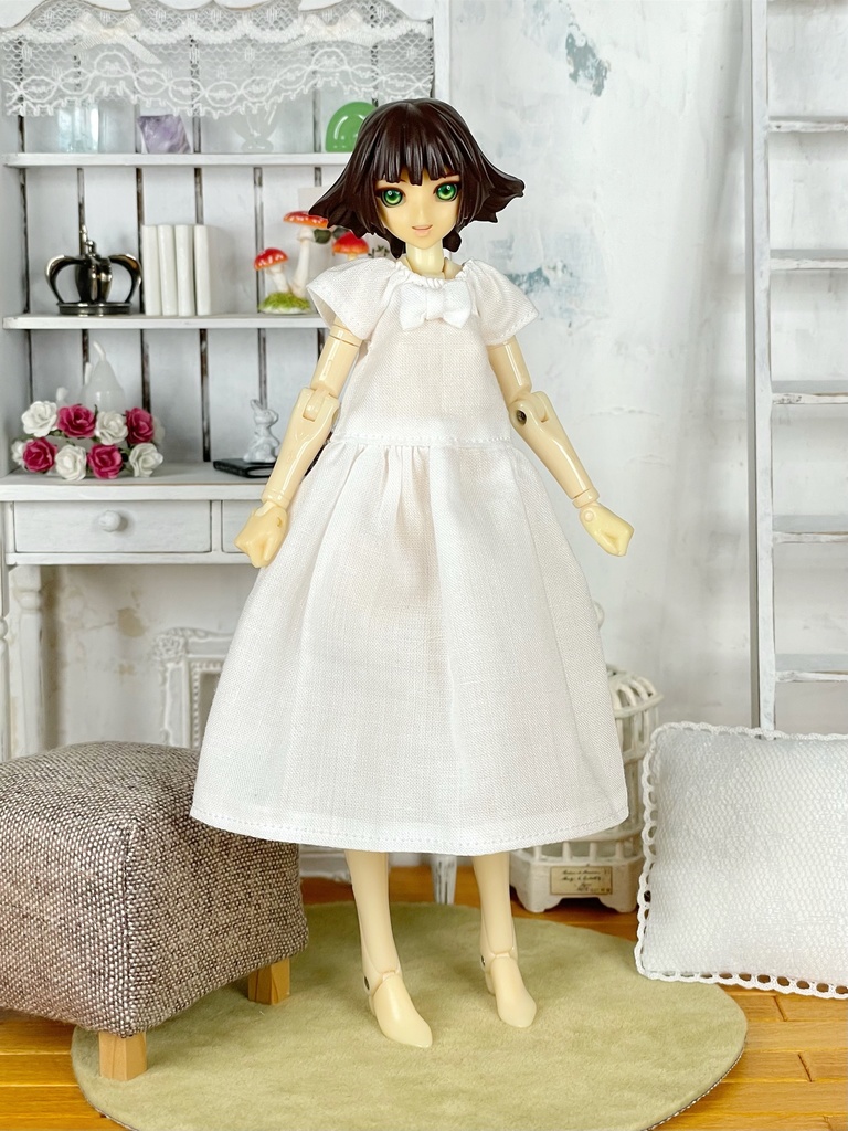 1/12スケール　白いリボンのワンピース