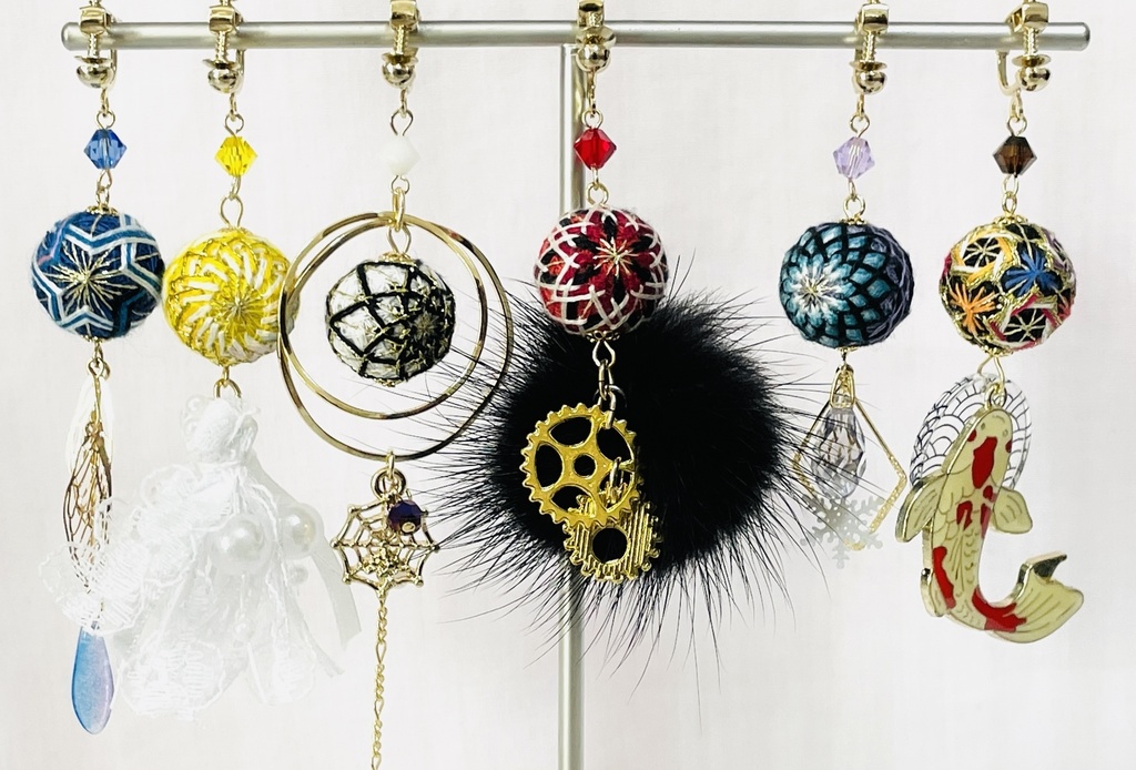 カグラギ・ディボウスキ/イメージ手毬アクセサリー