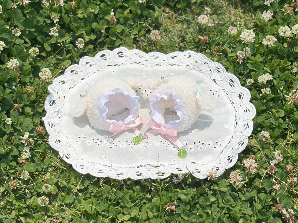 Mellow Meadow Lamb Bonnet