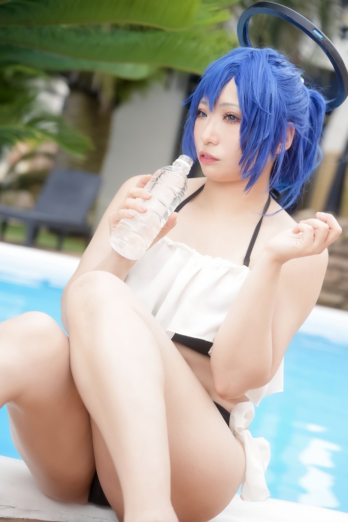 通販予約【ブルアカ ユウカ写真集2】だから水着もメイドも着ないですって!?