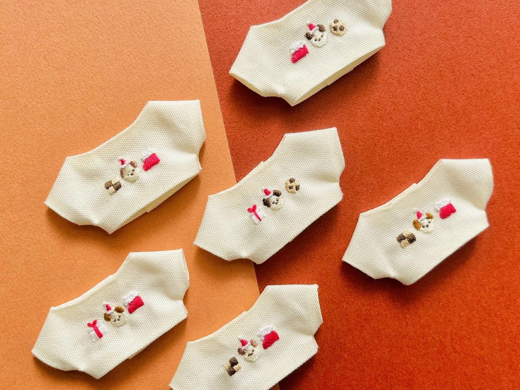 イッヌのクリスマス刺繍