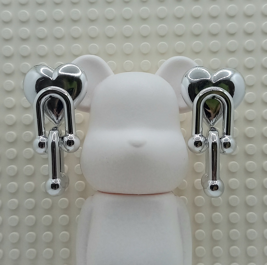 【モデル着用】【軽量】ホイルチョコハート Uチェーン ピアス&イヤリング