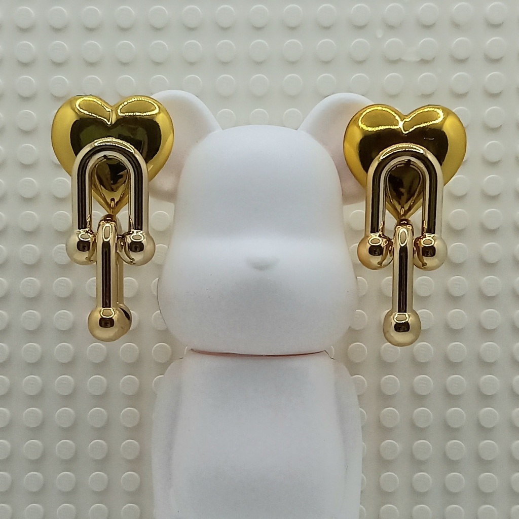 【モデル着用】【軽量】ホイルチョコハート Uチェーン ピアス&イヤリング