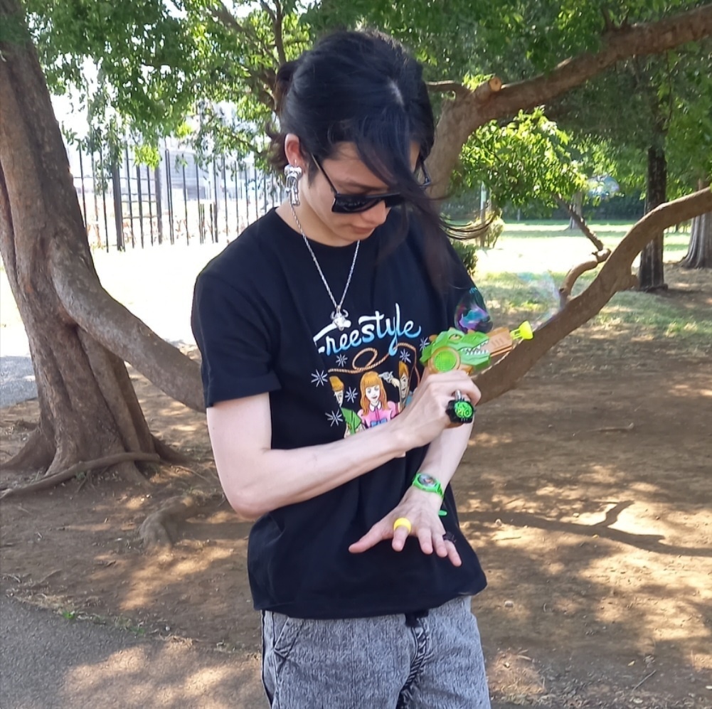 【モデル着用】【軽量】ホイルチョコハート Uチェーン ピアス&イヤリング