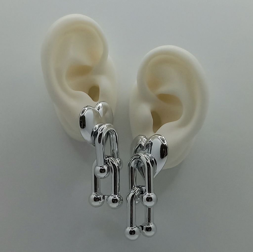 【モデル着用】【軽量】ホイルチョコハート Uチェーン ピアス&イヤリング