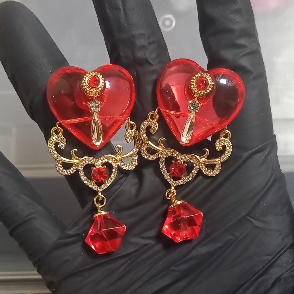 【モデル着用】【ちょい重】クリアレッドハート ピアス&イヤリング 2種