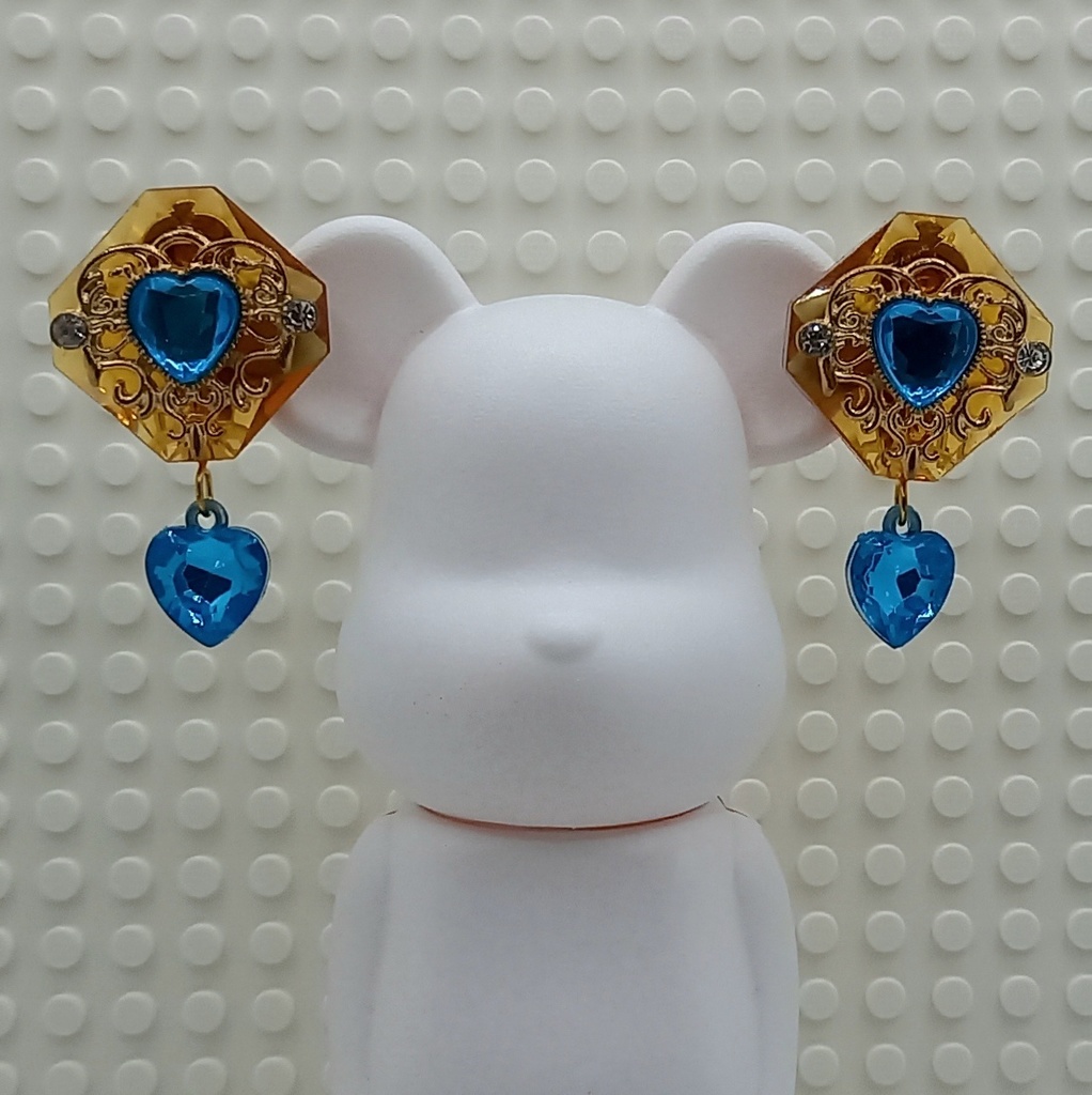 【ちょい重】クリアライトブラウン アクア ハート ダンス ピアス