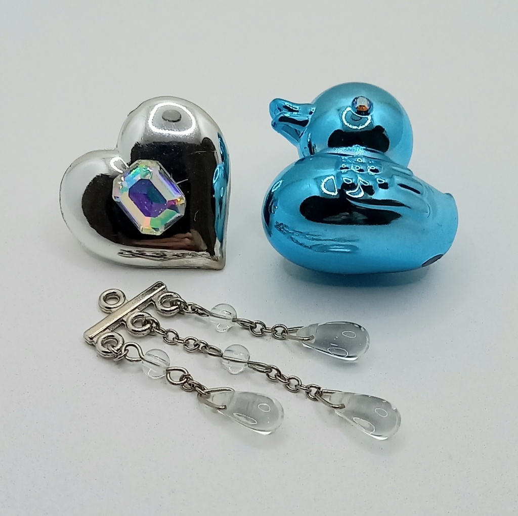 【ちょい重】ホイルチョコハート&ダック バックキャッチ アシンメトリー ピアス