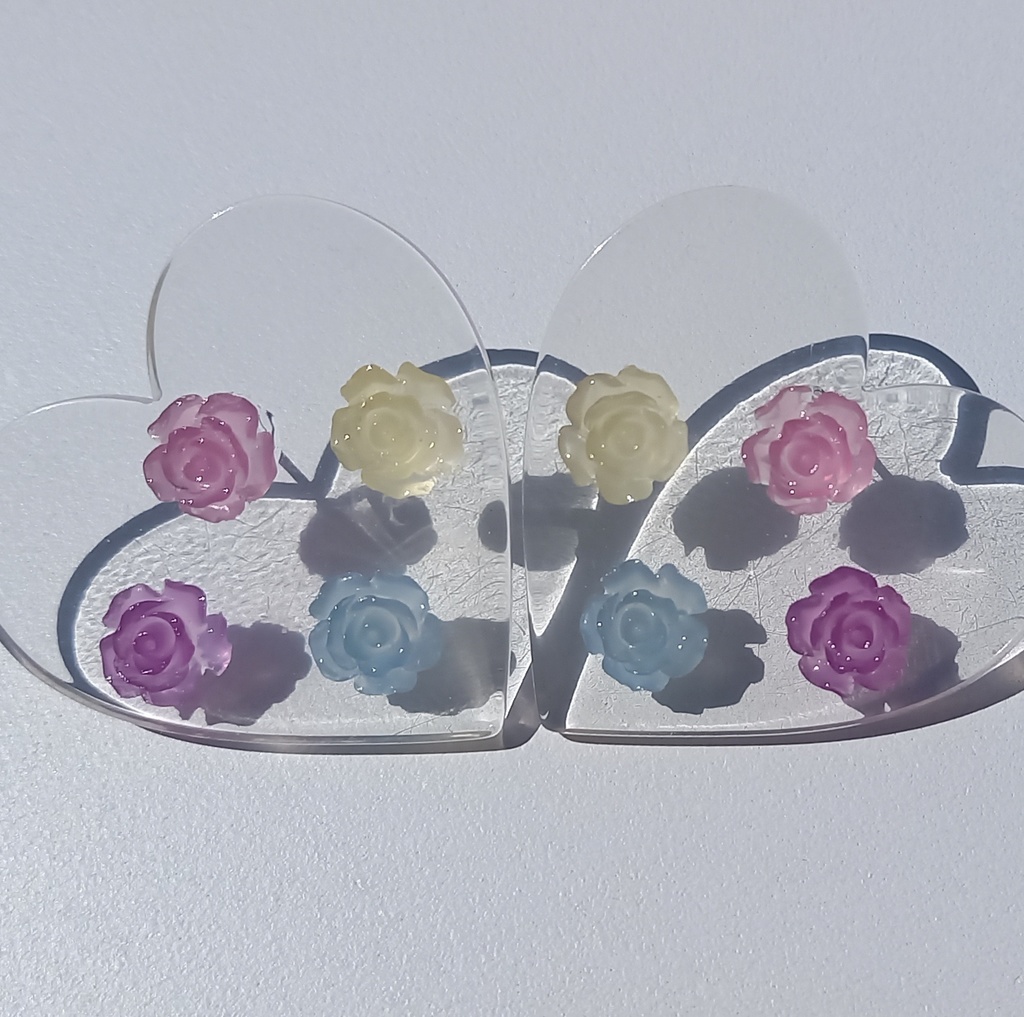 【軽量】ビッグクリアハート カラーチェンジ ピアス 2種