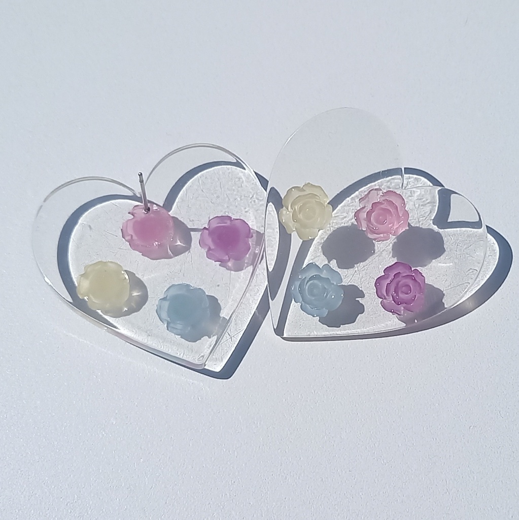 【軽量】ビッグクリアハート カラーチェンジ ピアス 2種