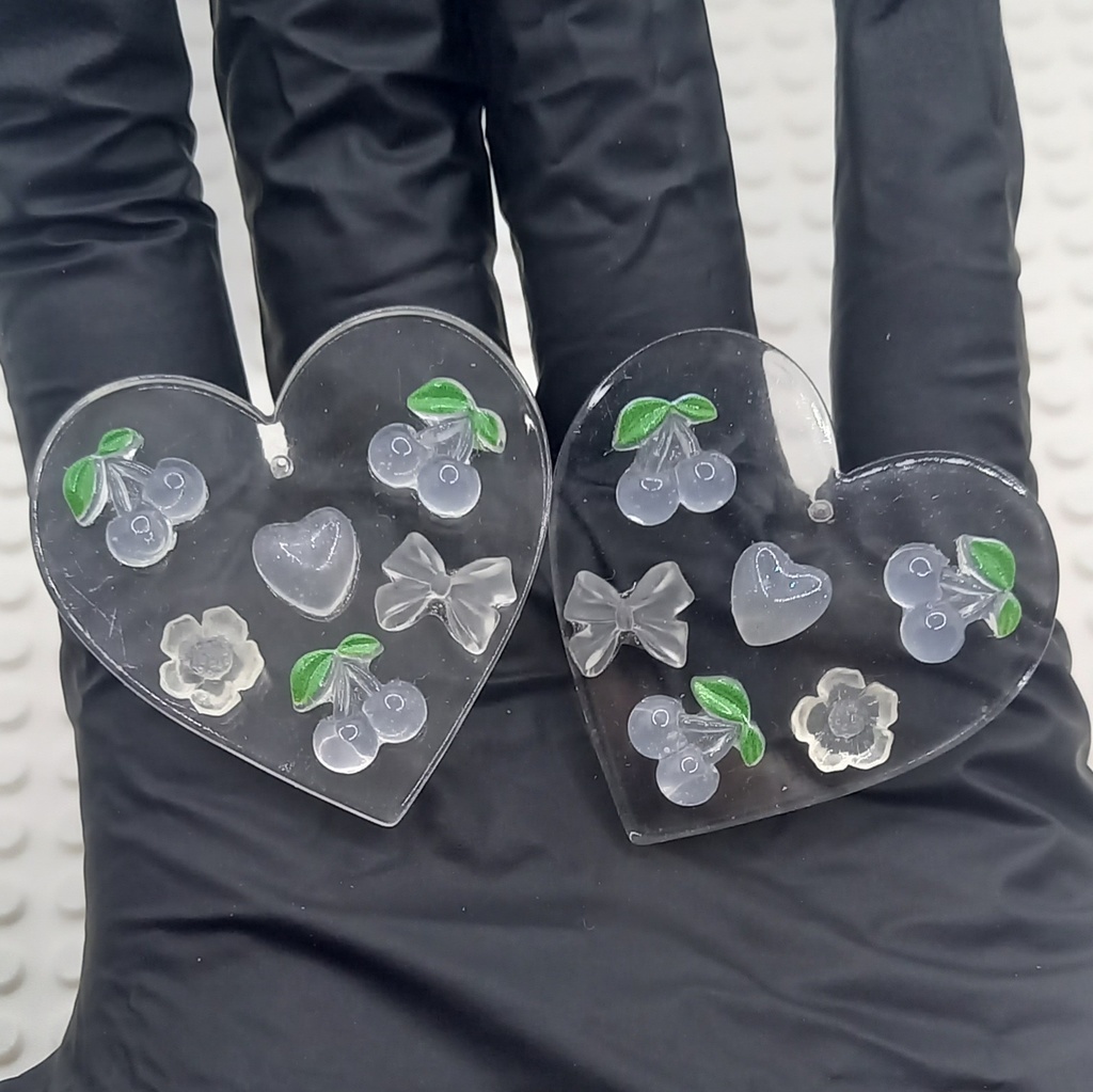 【軽量】ビッグクリアハート カラーチェンジ ピアス 2種