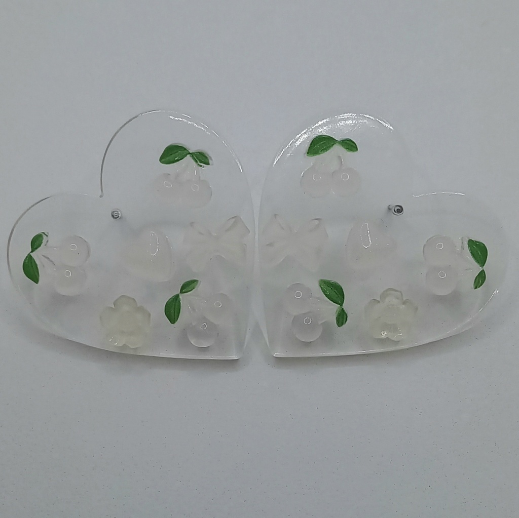 【軽量】ビッグクリアハート カラーチェンジ ピアス 2種