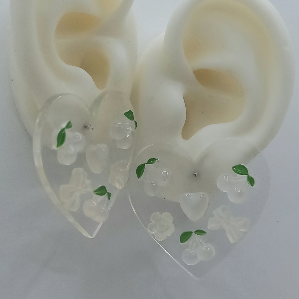 【軽量】ビッグクリアハート カラーチェンジ ピアス 2種