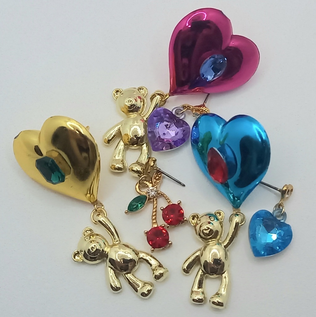 【軽量】ホイルチョコハート 風船 ベア アシンメトリー ピアス 3種