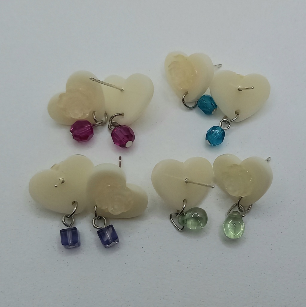 【軽量】ホワイトハート ローズ カラーチェンジ ピアス 4種