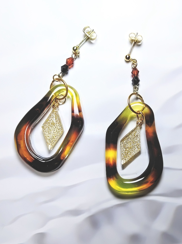 レジンアクセサリー ピアス ベッコウNo.04