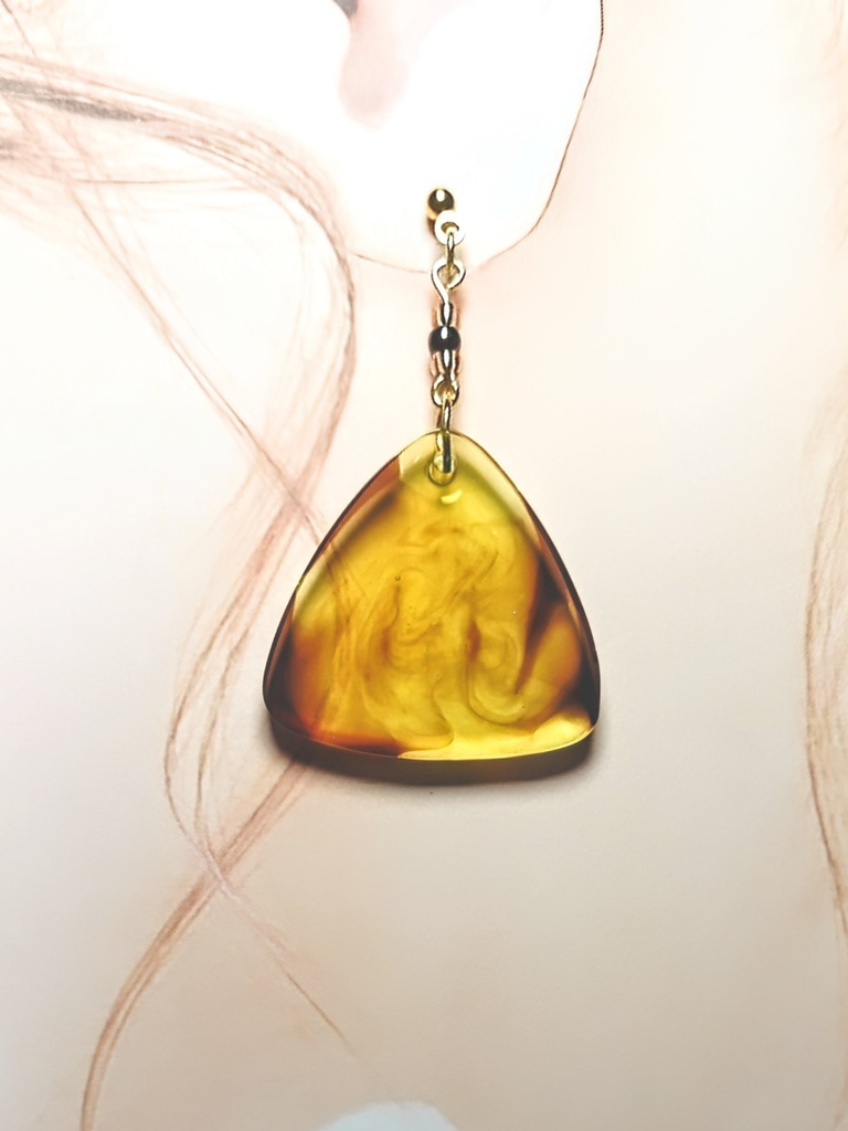 レジンアクセサリー ピアス ベッコウNo.06