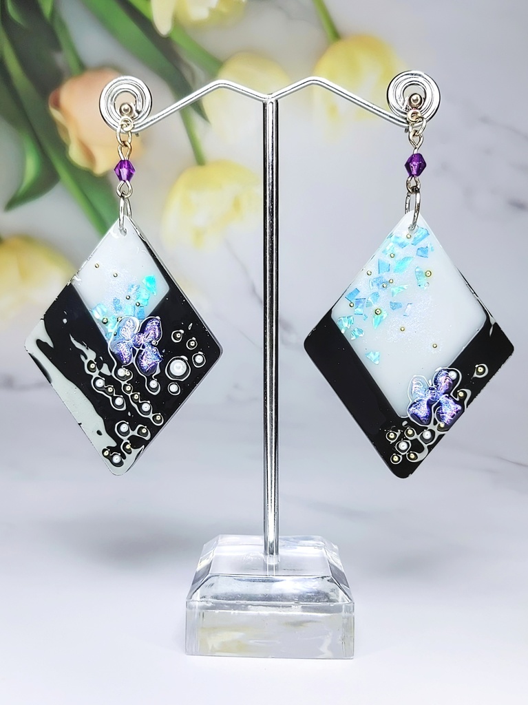レジンアクセサリー ピアス ブラック系No.05