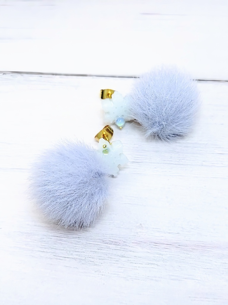 レジンアクセサリー ピアス スノーフレーク型 ファーカラー6種