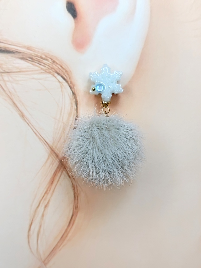 レジンアクセサリー ピアス スノーフレーク型 ファーカラー6種