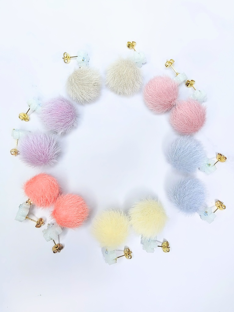 レジンアクセサリー ピアス スノーフレーク型 ファーカラー6種