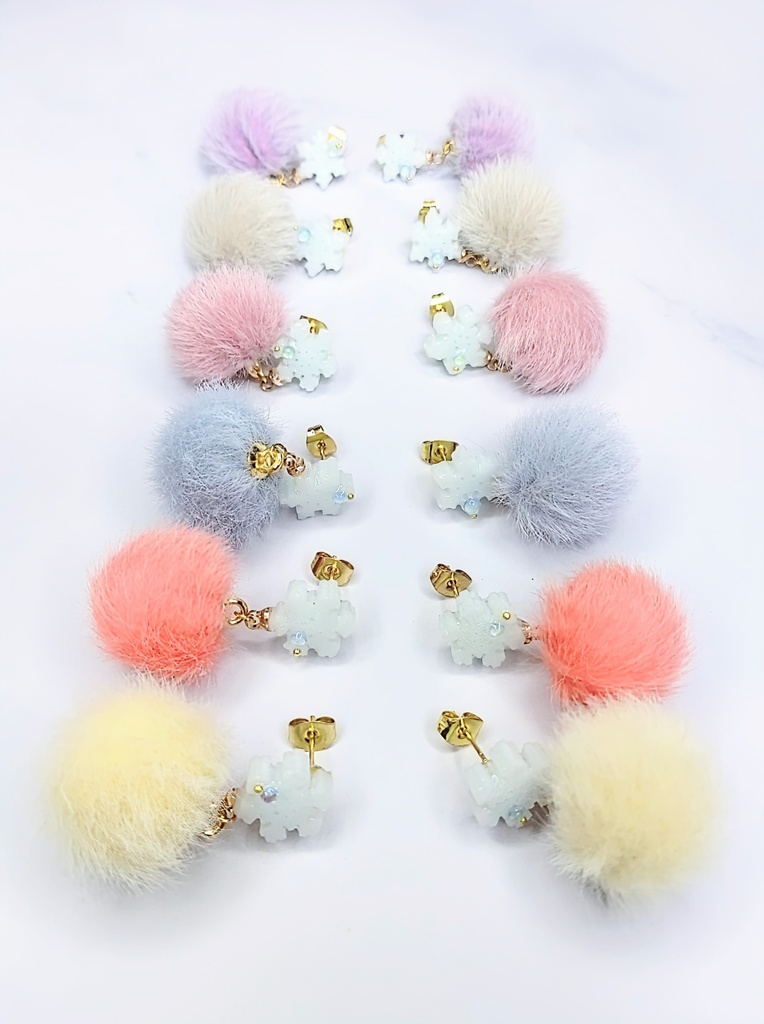 レジンアクセサリー ピアス スノーフレーク型 ファーカラー6種