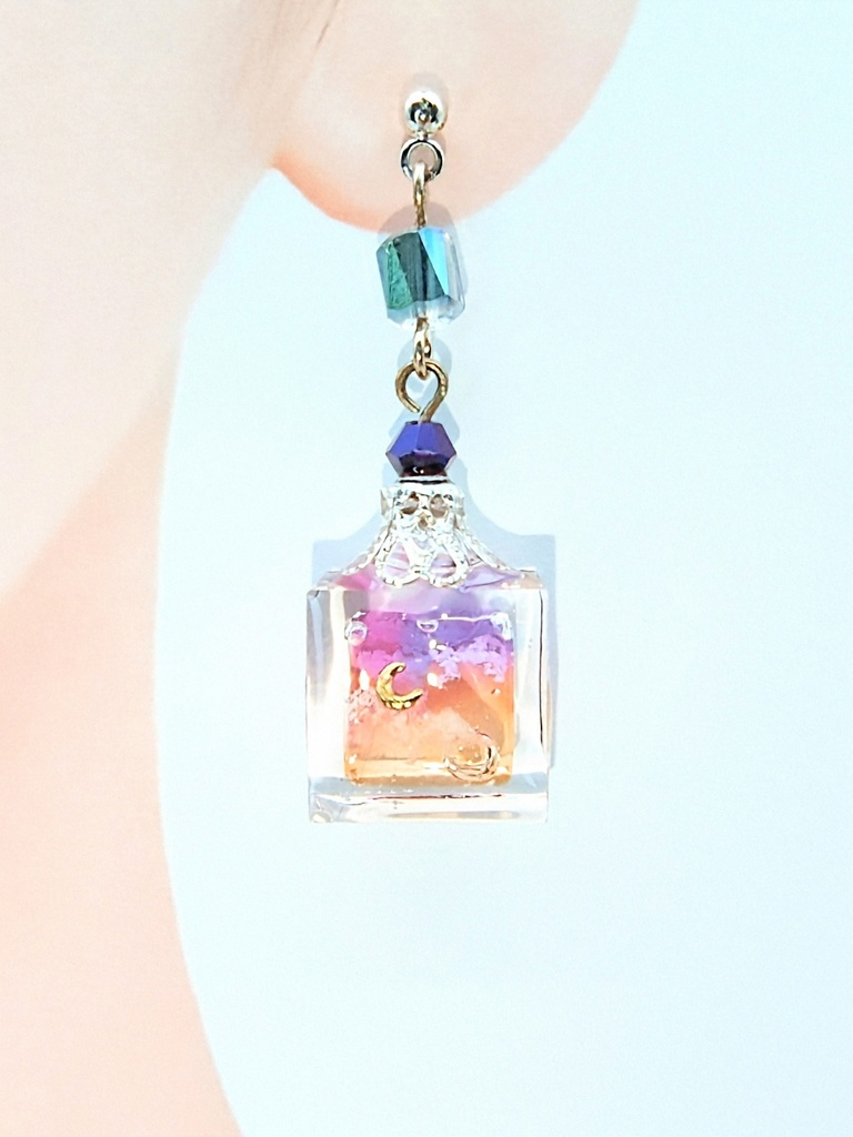 レジンアクセサリー ピアス 香水瓶モチーフ3種