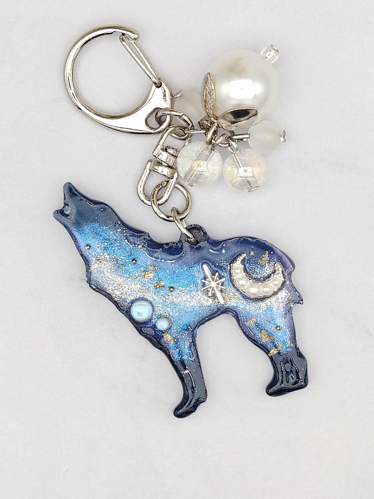 満月の夜のオオカミキーホルダー