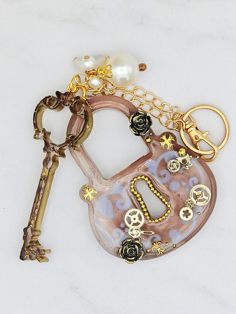 Wonderlandの鍵バッグチャーム