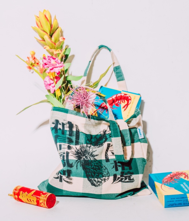 エビとパイナップルのトート