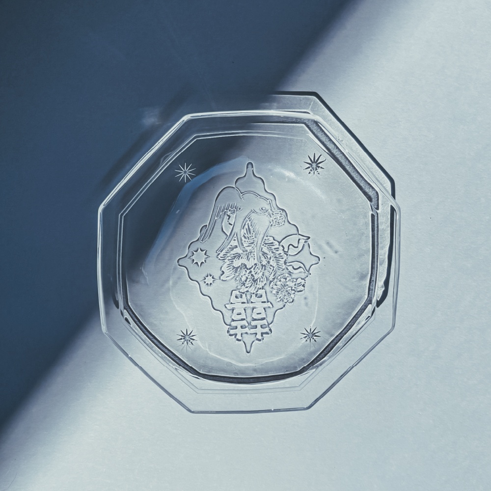 ツバメの透明トレー