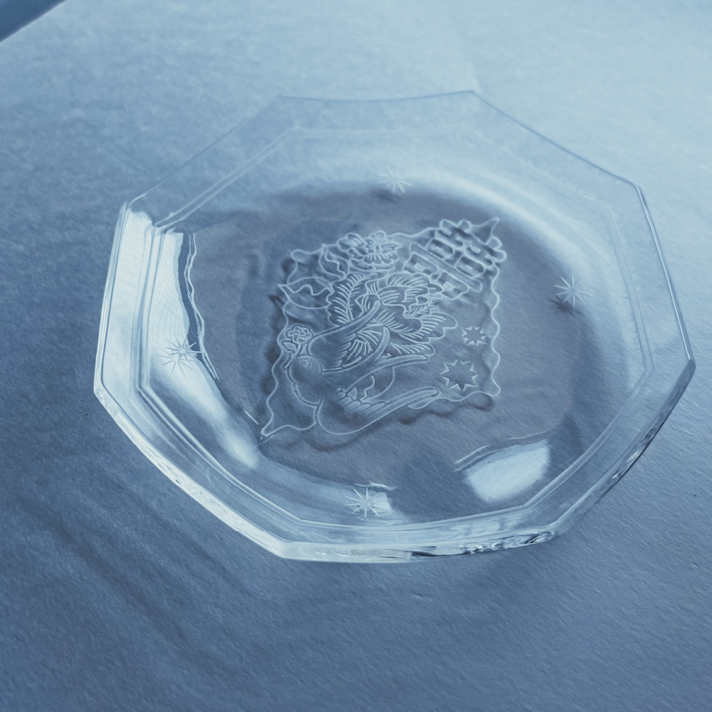 ツバメの透明トレー