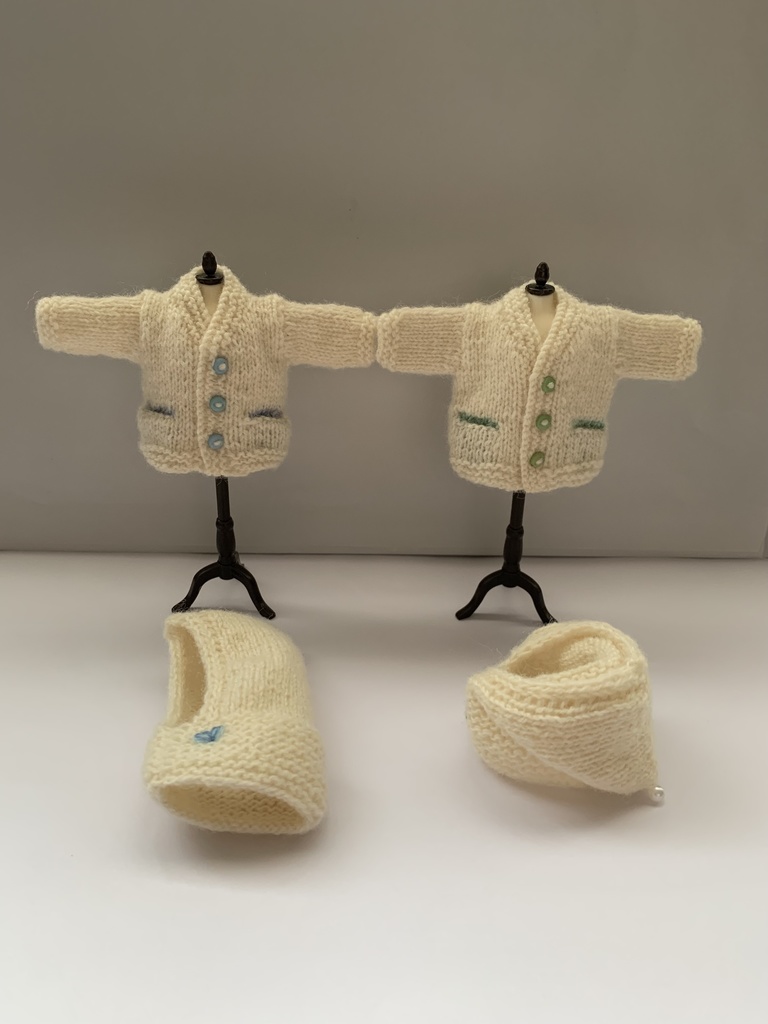 チラ見えポケットのカーディガンとフード付きスヌードセット