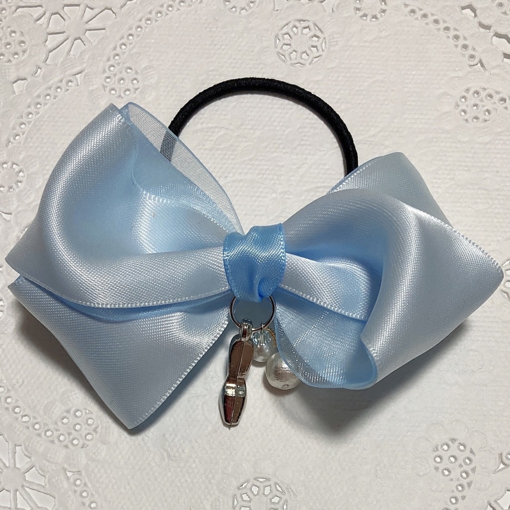 プリンセス♪サテン・オーガンジーリボンとコットンパール、スワロフスキーのふんわりヘアクリップ バレッタ ヘアゴム 〜 水色 〜