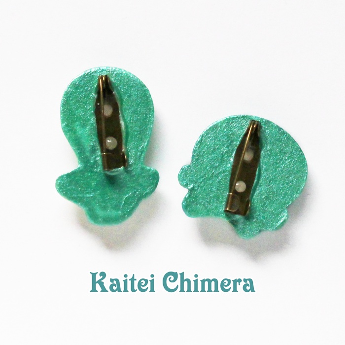 三つ目ブローチ