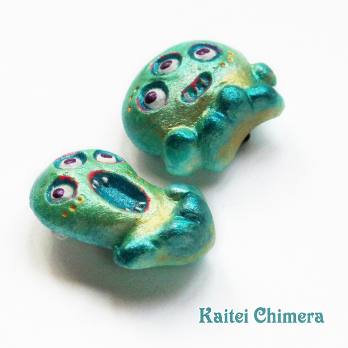 三つ目ブローチ