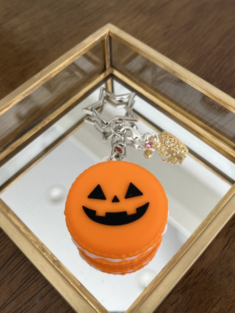 HALOWEEN PARTY!!アメリアマカロンキーホルダー