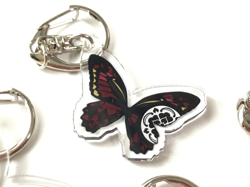 刀紋蝶々アクキー